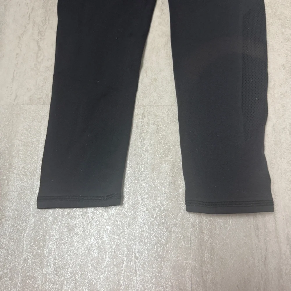 Lululemon Athletica Black crop Leggings Stretchy Performance XS